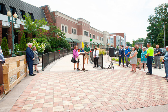 RibbonCutting-CityScape25_035