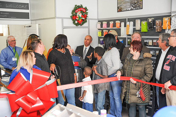 DriftersRibbonCutting_026