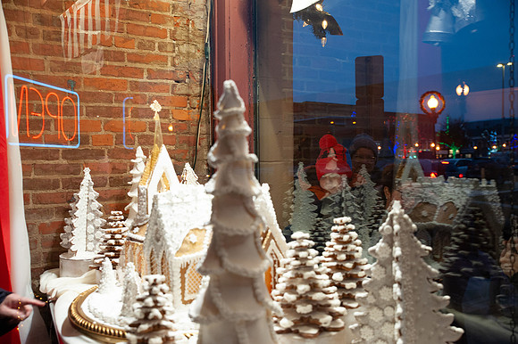 Shop-And-Stroll25_150
