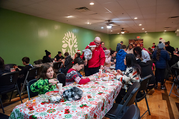 Spirt-of-the-Season25_118