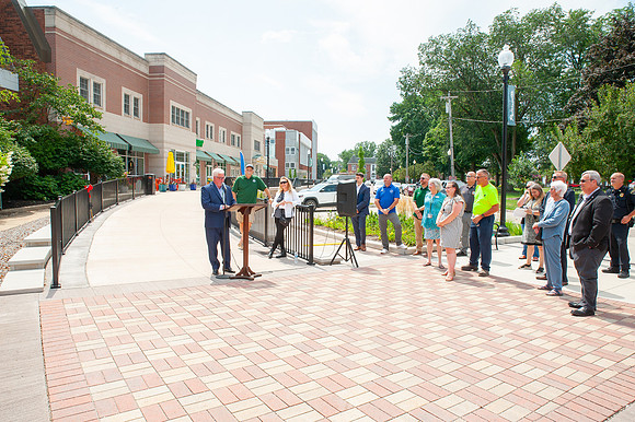 RibbonCutting-CityScape25_007
