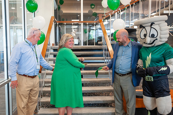 LakeErie-RibbonCutting-Dorms_082