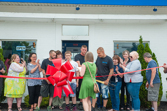 LUX-RibbonCutting_098