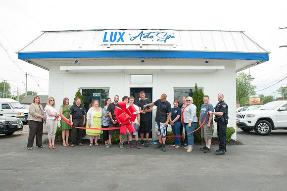 LUX-RibbonCutting_113