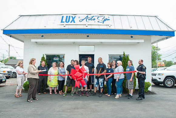 LUX-RibbonCutting_095