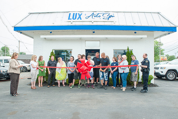 LUX-RibbonCutting_102