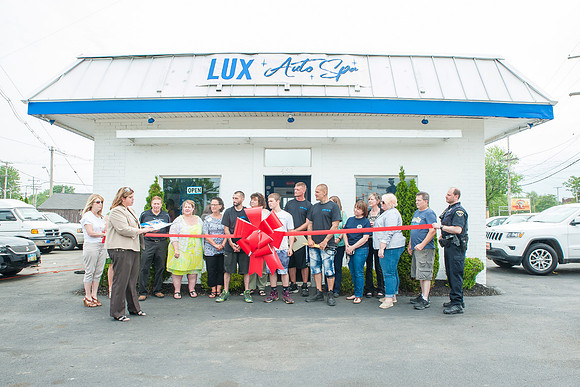 LUX-RibbonCutting_100