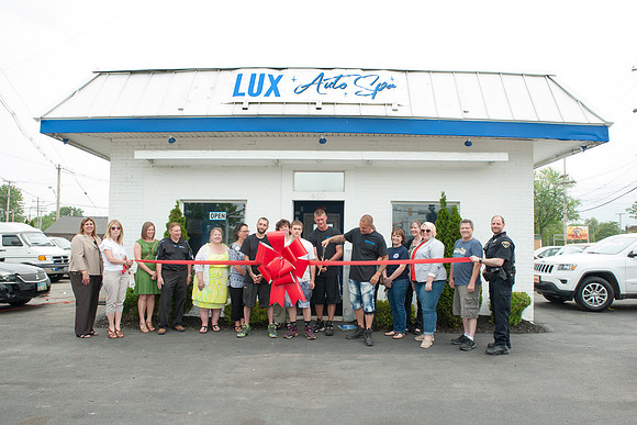 LUX-RibbonCutting_111