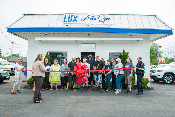 LUX-RibbonCutting_093
