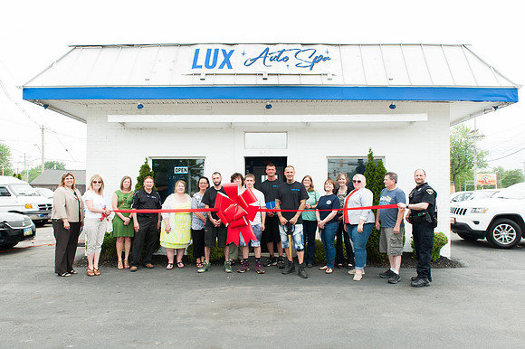 LUX-RibbonCutting_108