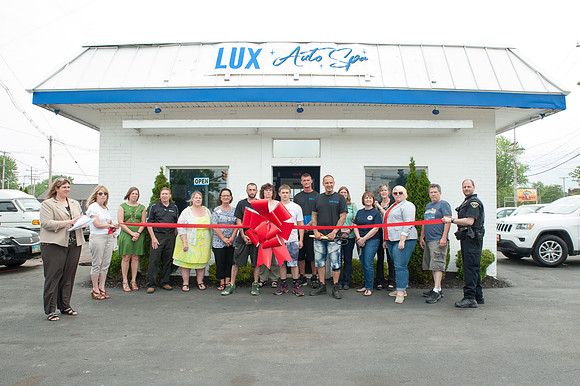 LUX-RibbonCutting_106