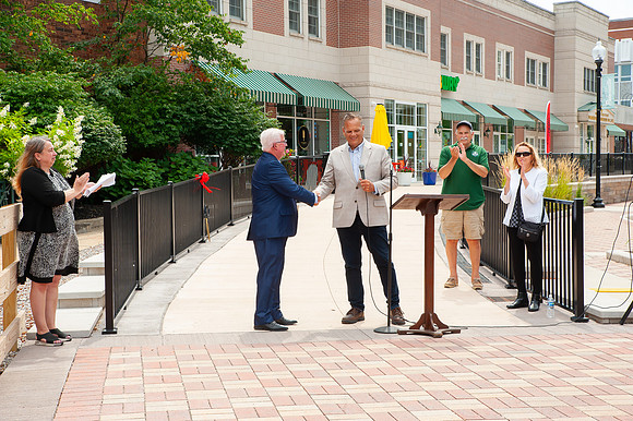 RibbonCutting-CityScape25_053