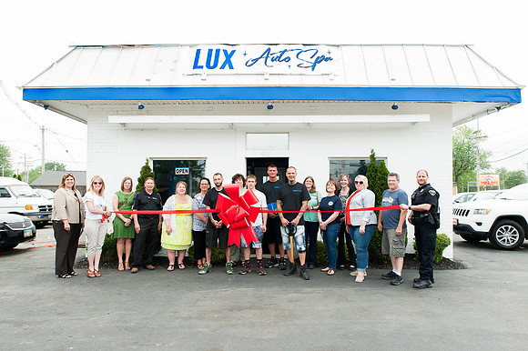 LUX-RibbonCutting_108e