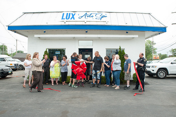 LUX-RibbonCutting_116