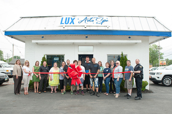 LUX-RibbonCutting_109