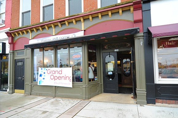 Starfish-and-Coffee-RibbonCutting_027