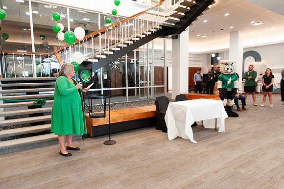 LakeErie-RibbonCutting-Dorms_043