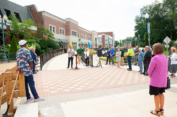 RibbonCutting-CityScape25_048