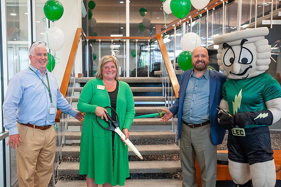 LakeErie-RibbonCutting-Dorms_080
