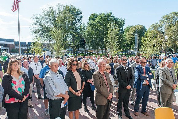 adminbuilding-ribboncutting_072