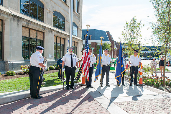 adminbuilding-ribboncutting_049