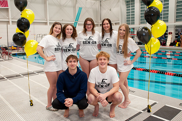 RHS-SeniorParentNight-Swim24_016e