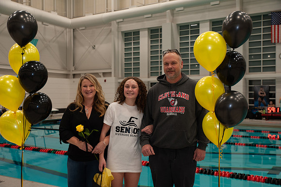 RHS-SeniorParentNight-Swim24_002