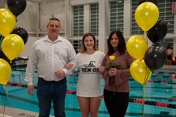 RHS-SeniorParentNight-Swim24_008