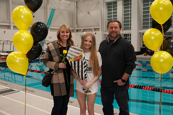 RHS-SeniorParentNight-Swim24_014