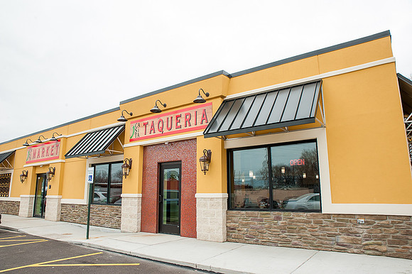 LaCasita-RibbonCutting_0035