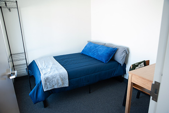 LakeErie-RibbonCutting-Dorms_139