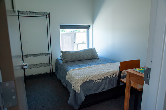 LakeErie-RibbonCutting-Dorms_136