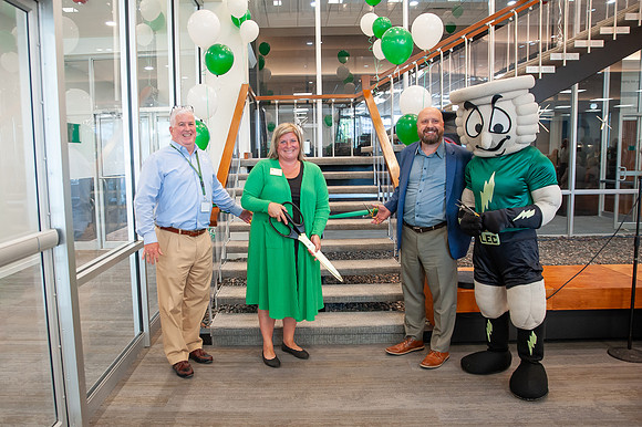 LakeErie-RibbonCutting-Dorms_078