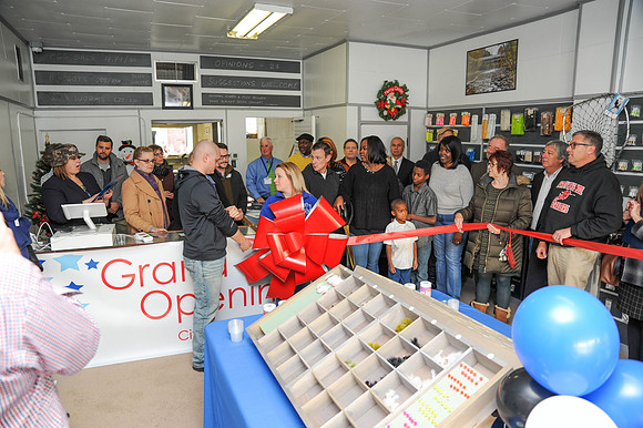 DriftersRibbonCutting_024