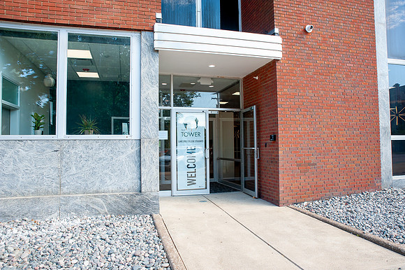 LakeErie-RibbonCutting-Dorms_181