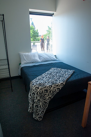 LakeErie-RibbonCutting-Dorms_133