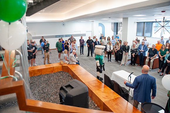 LakeErie-RibbonCutting-Dorms_100