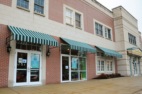 BranchesOfWellness-RibbonCutting_113
