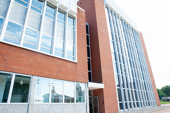LakeErie-RibbonCutting-Dorms_182